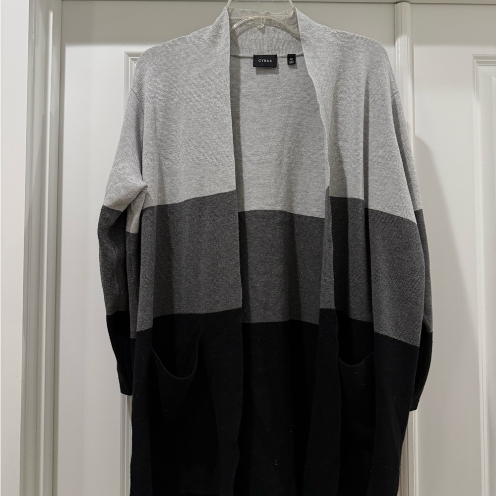 Women’s plus CYRUS Cardigan